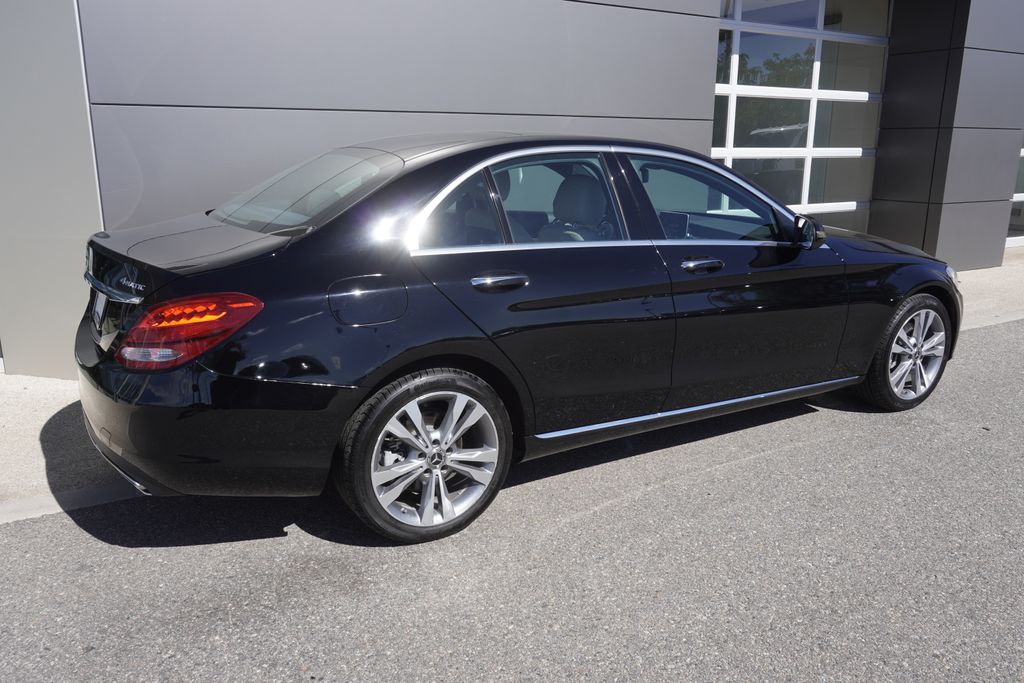 2018 Mercedes Benz C 300 4MATIC photo 4