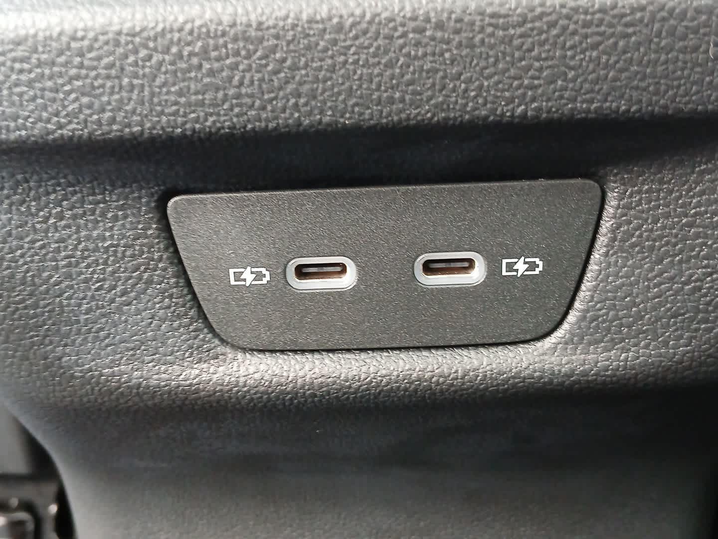 2025 Volkswagen Tiguan SE photo 28
