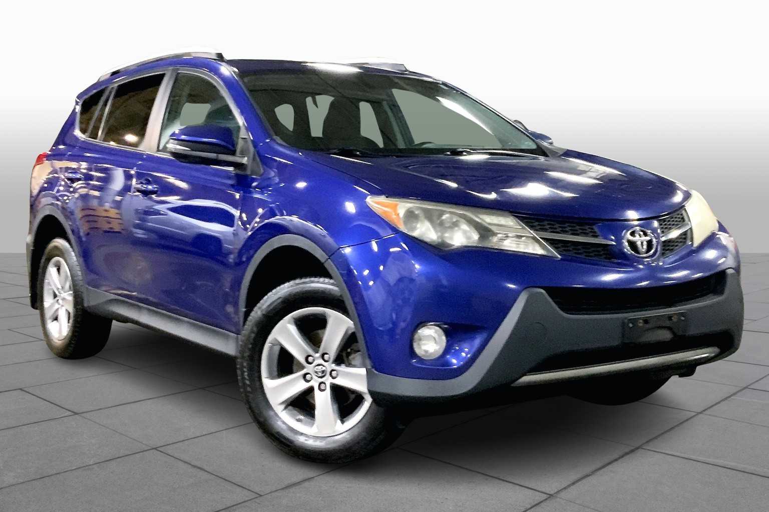 2015 Toyota RAV4 XLE photo 2