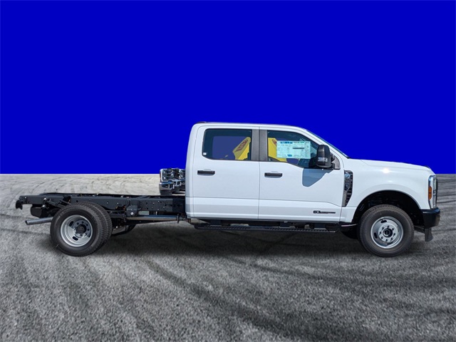 2026 Ford F-350 photo 3