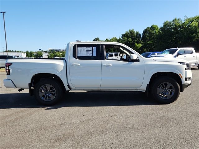 2025 Nissan Frontier SV photo 2