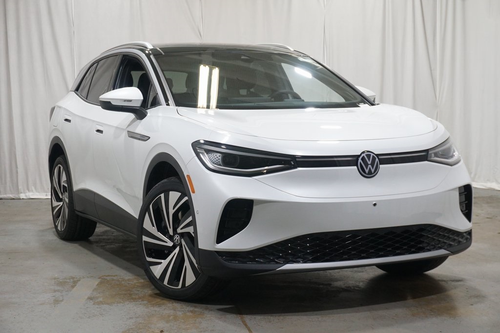2025 Volkswagen ID.4 Pro Plus photo 2