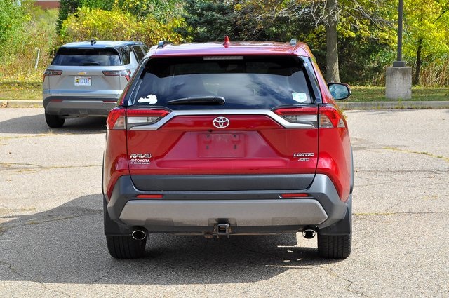 2019 Toyota RAV4 Limited photo 3