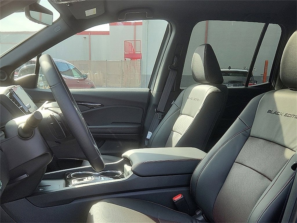 2025 Honda Ridgeline Black Edition photo 8