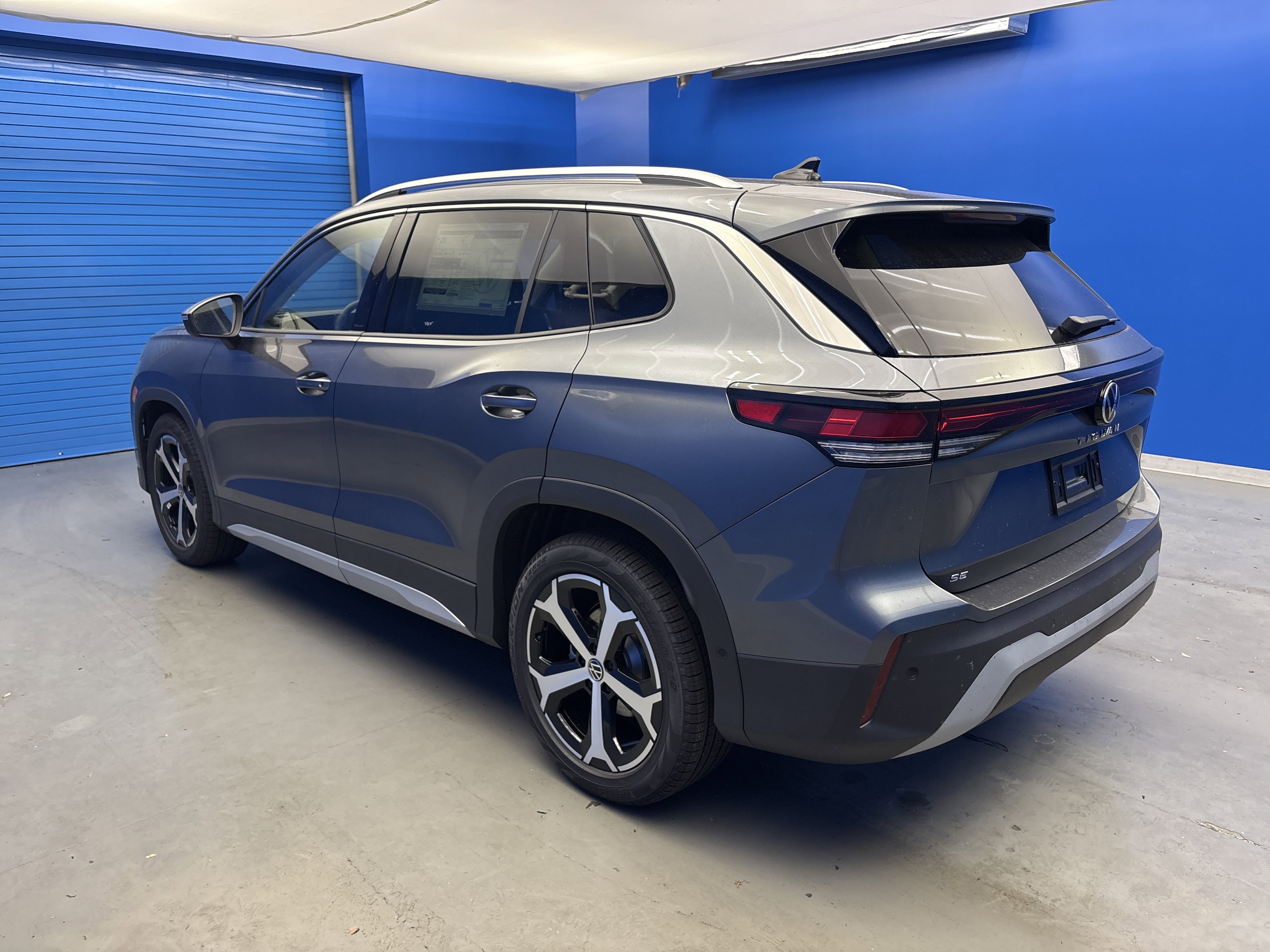 2025 Volkswagen Tiguan SE photo 5