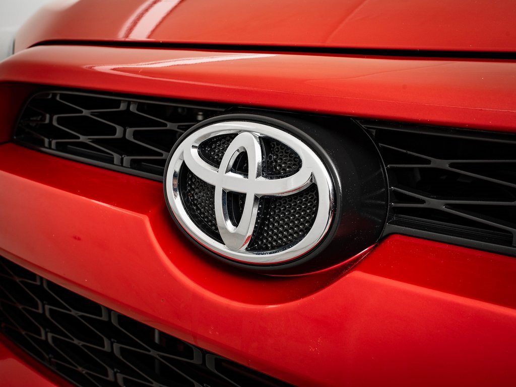 2016 Toyota 4Runner SR5 photo 3