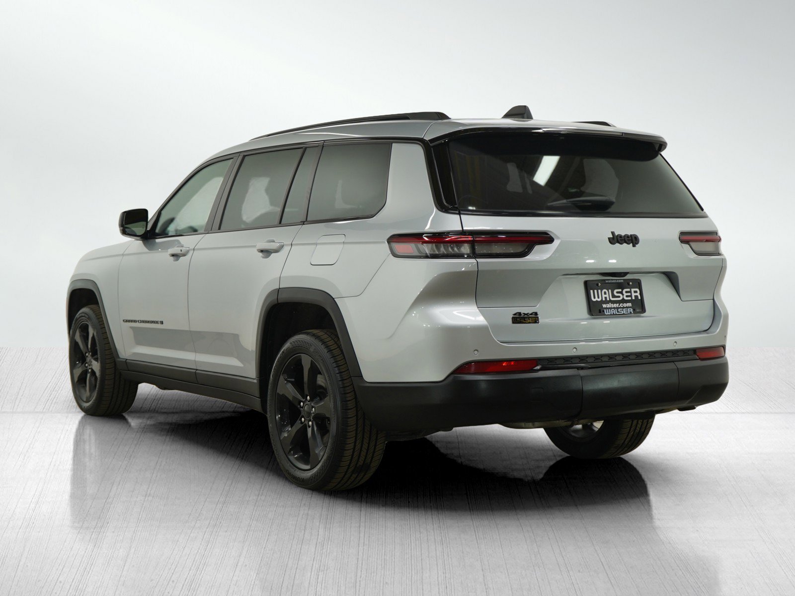 2023 Jeep Grand Cherokee Altitude photo 3