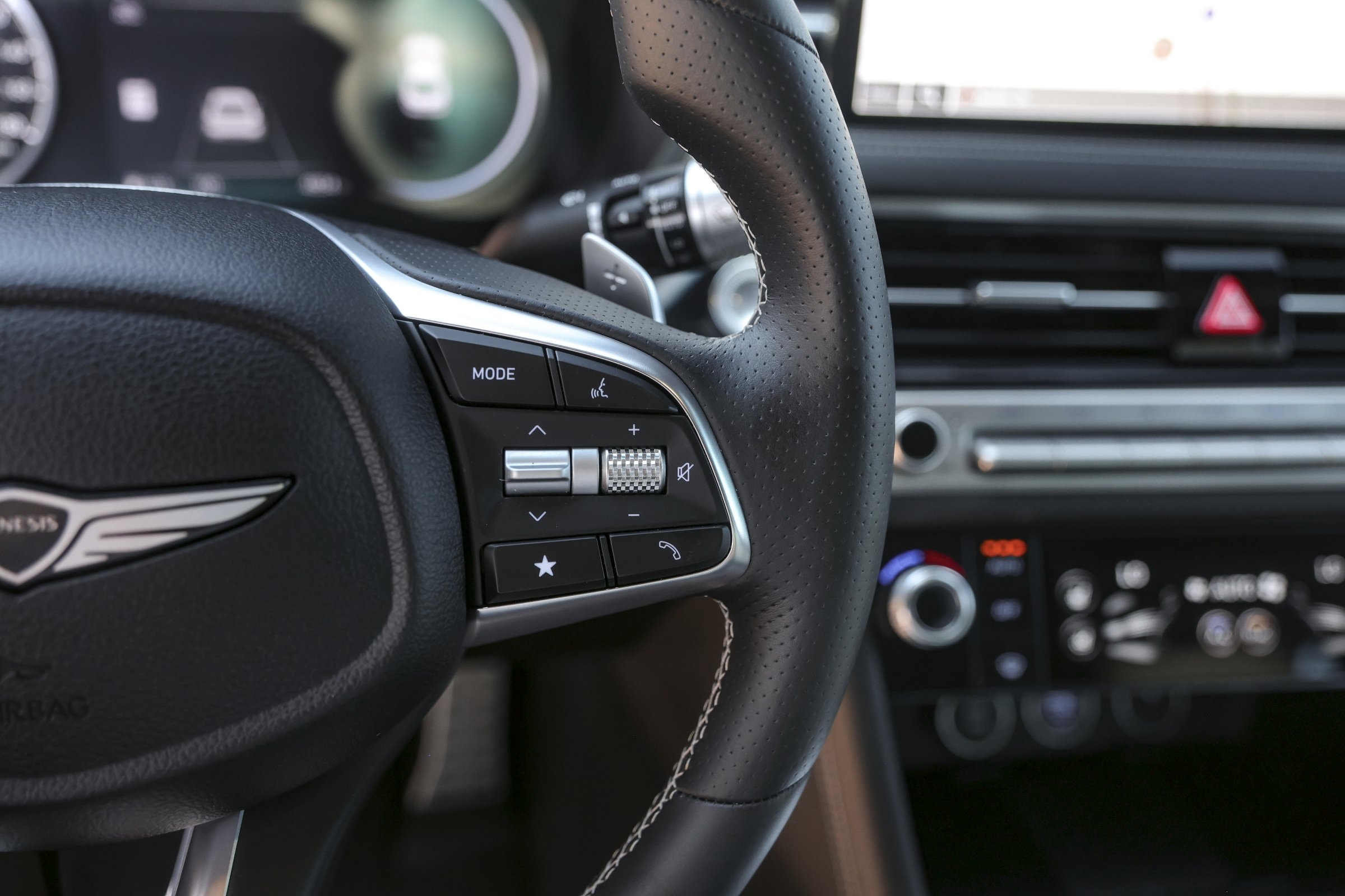 2025 Genesis G70 3.3T Sport Advanced photo 14