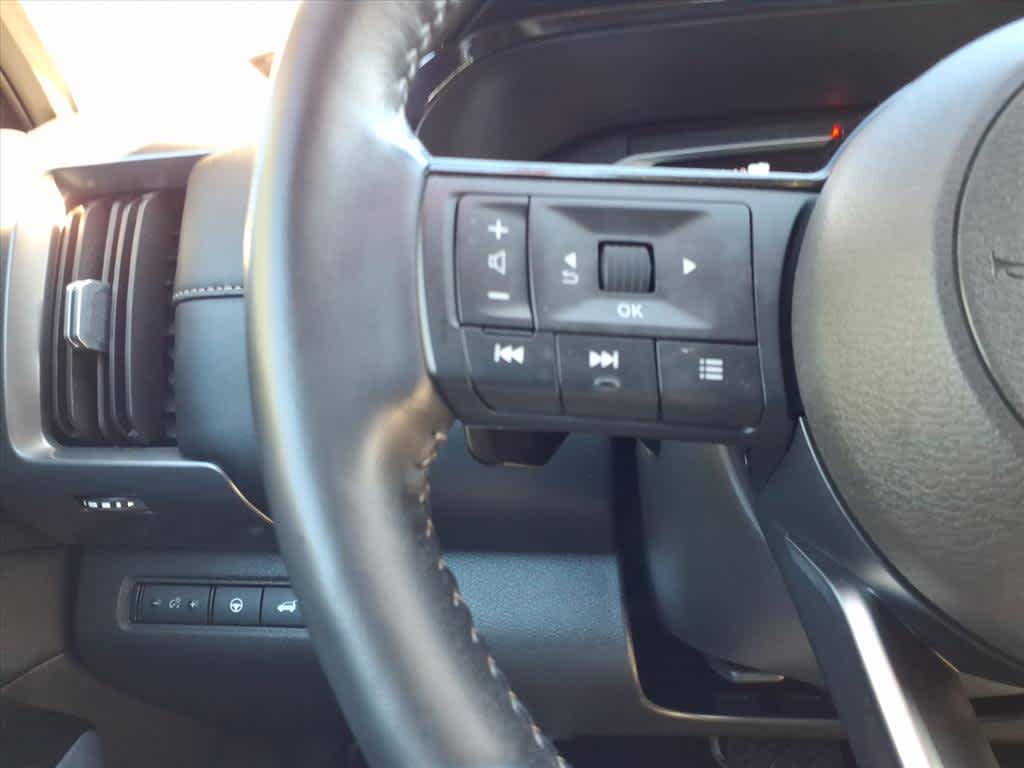 2025 Nissan Pathfinder SL photo 19