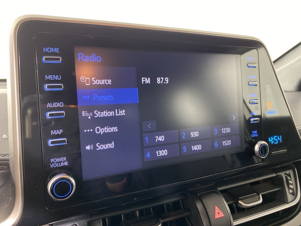 2019 Toyota C-HR XLE photo 4