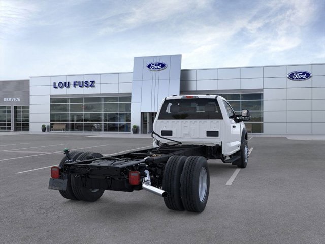 2025 Ford F-600 photo 8