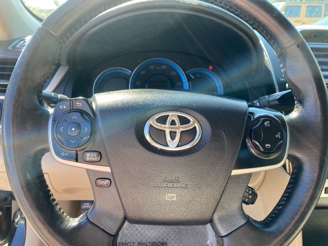 2014 Toyota Camry Hybrid XLE photo 13