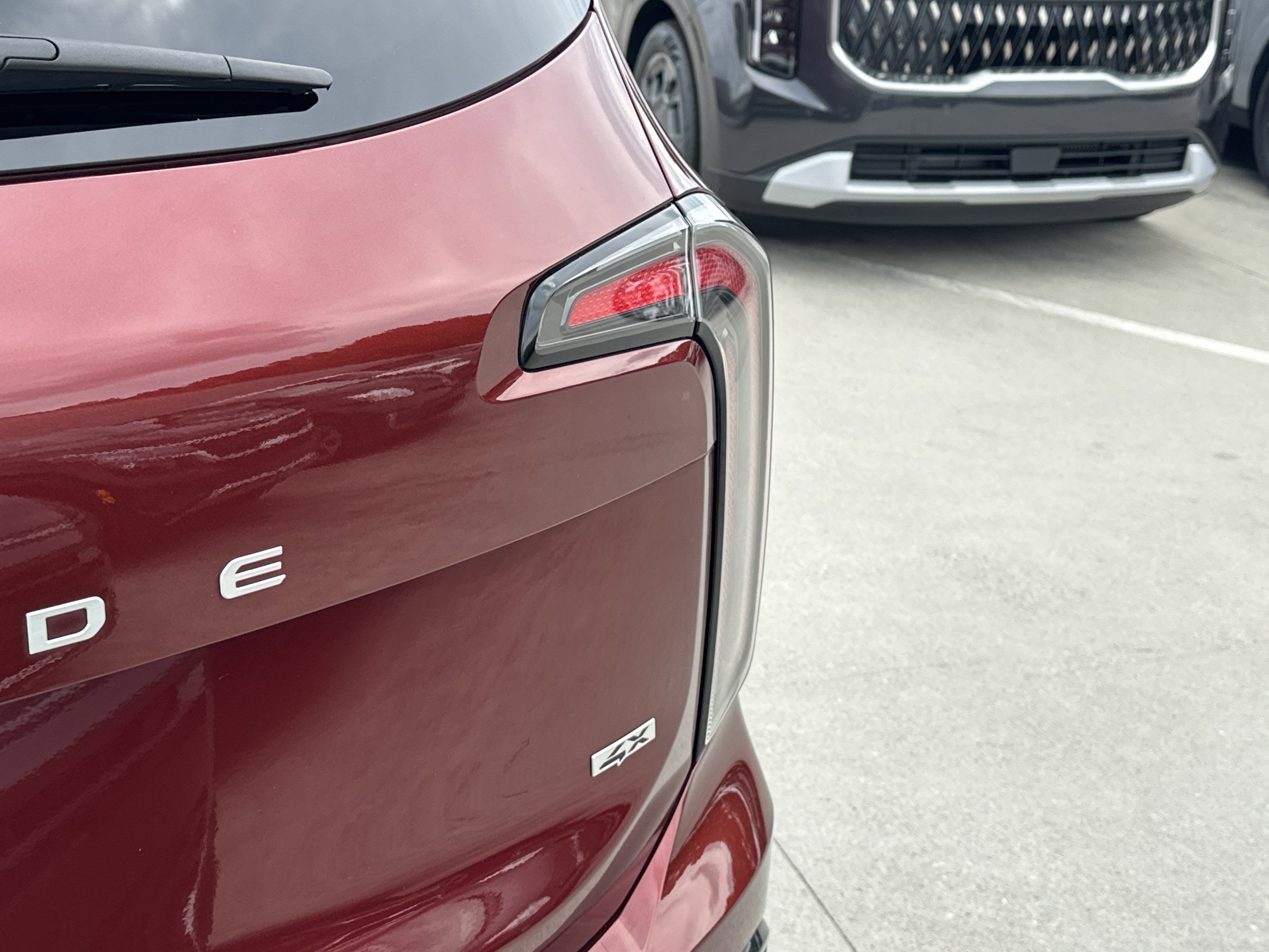 2024 Kia Telluride SX photo 3