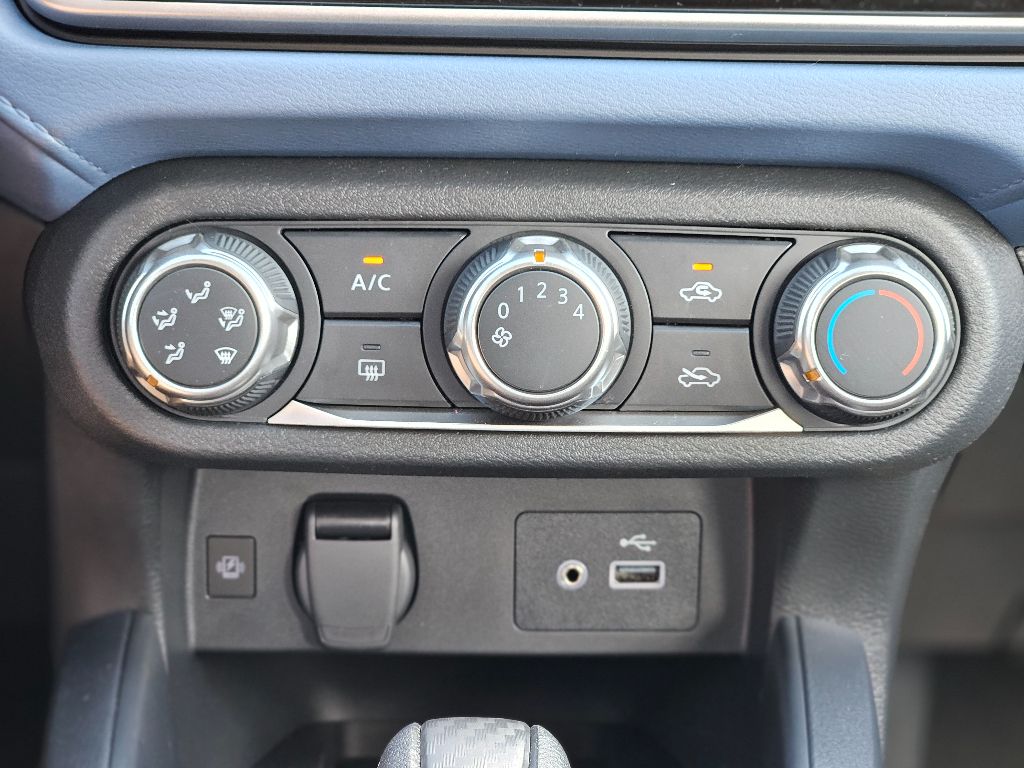 2025 Nissan Versa SV photo 18