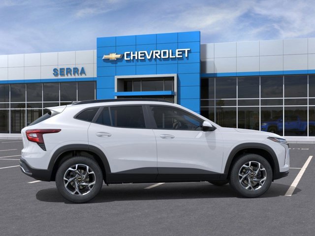 2025 Chevrolet Trax LT photo 4