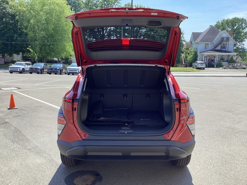 2025 Hyundai Kona SEL photo 9