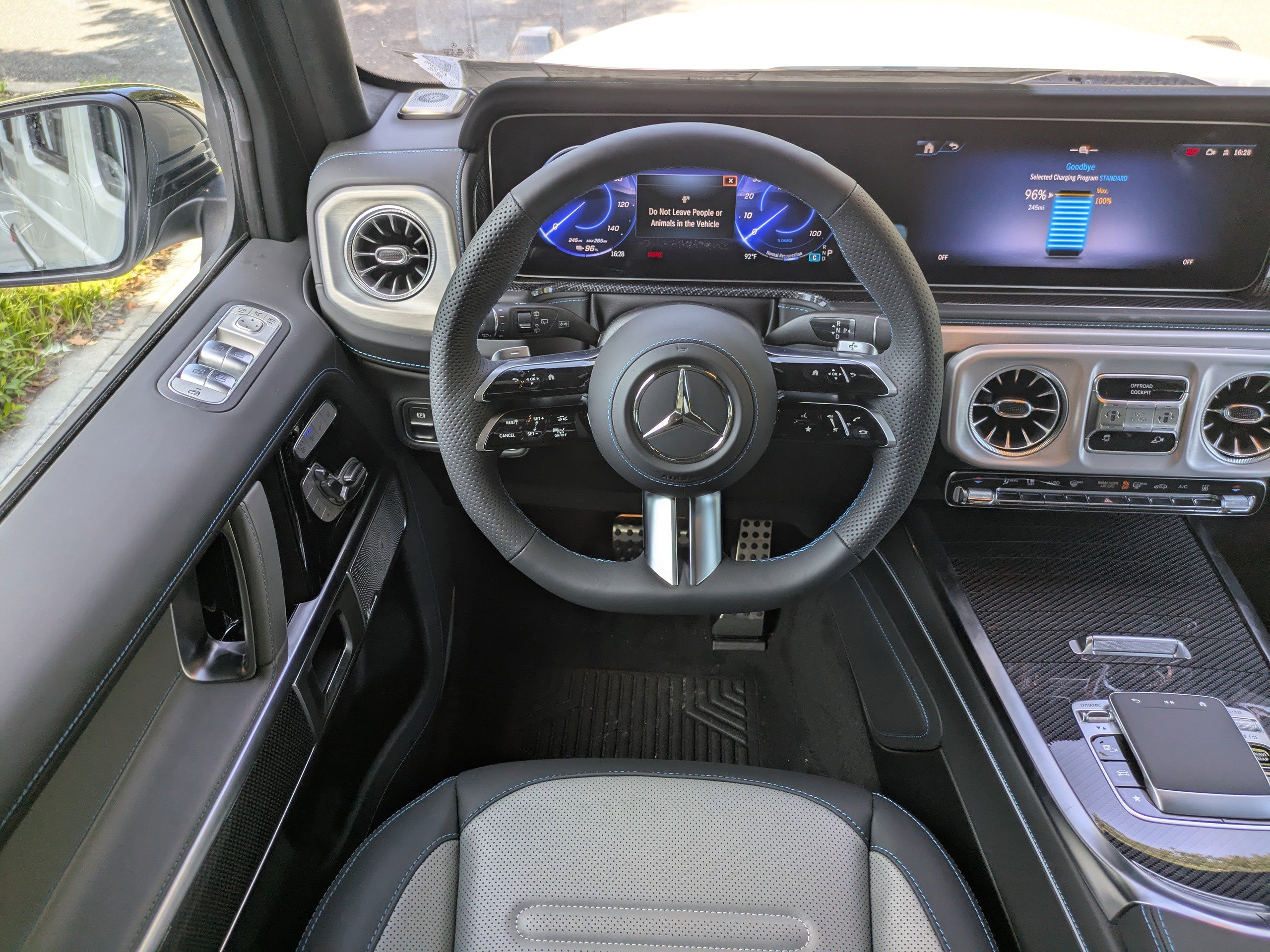 2025 Mercedes Benz G photo 14