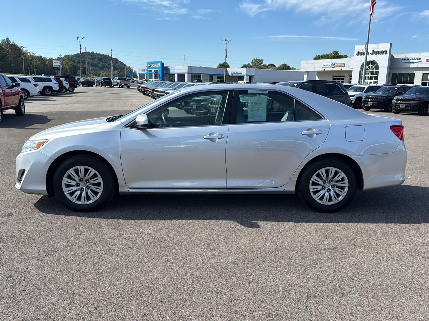 2014 Toyota Camry L photo 3
