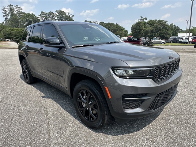 2025 Jeep Grand Cherokee Altitude photo 7