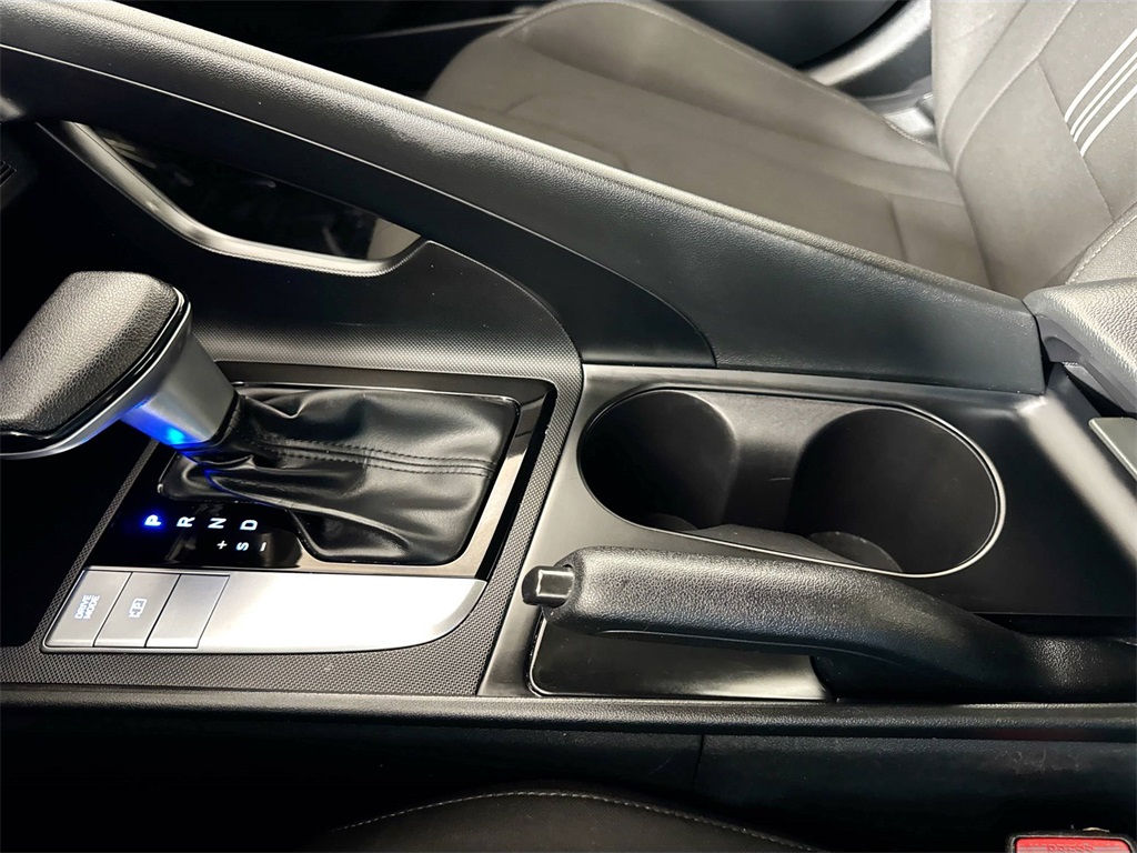 2022 Hyundai Elantra SEL photo 30