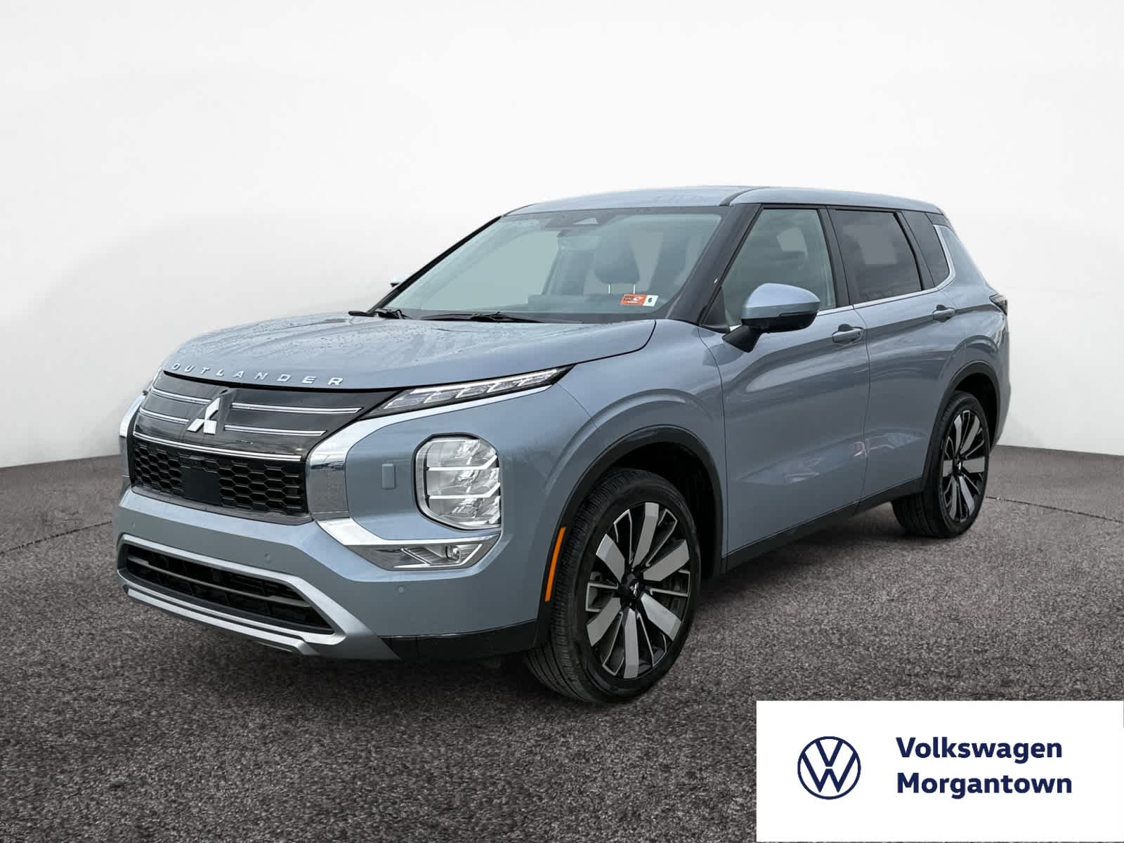 2025 Mitsubishi Outlander SE's photo