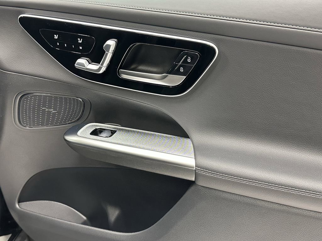 2026 Mercedes Benz GLC 300 photo 14