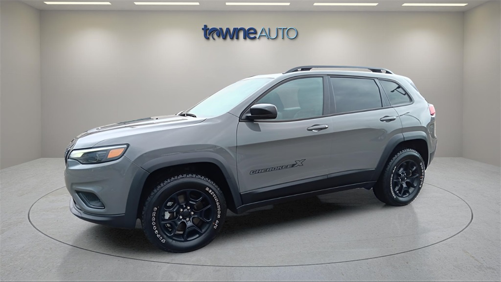 2022 Jeep Cherokee X photo 2