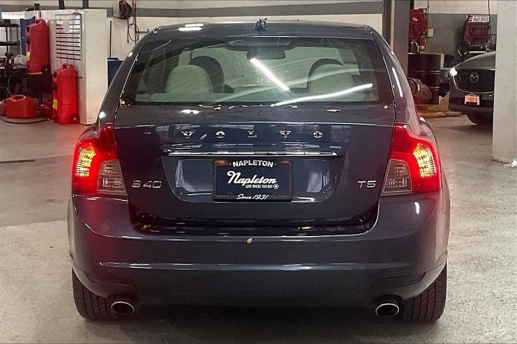 2011 Volvo S40 T5 photo 3