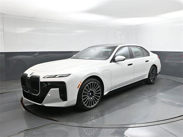 2026 BMW 7 Series 750e's photo