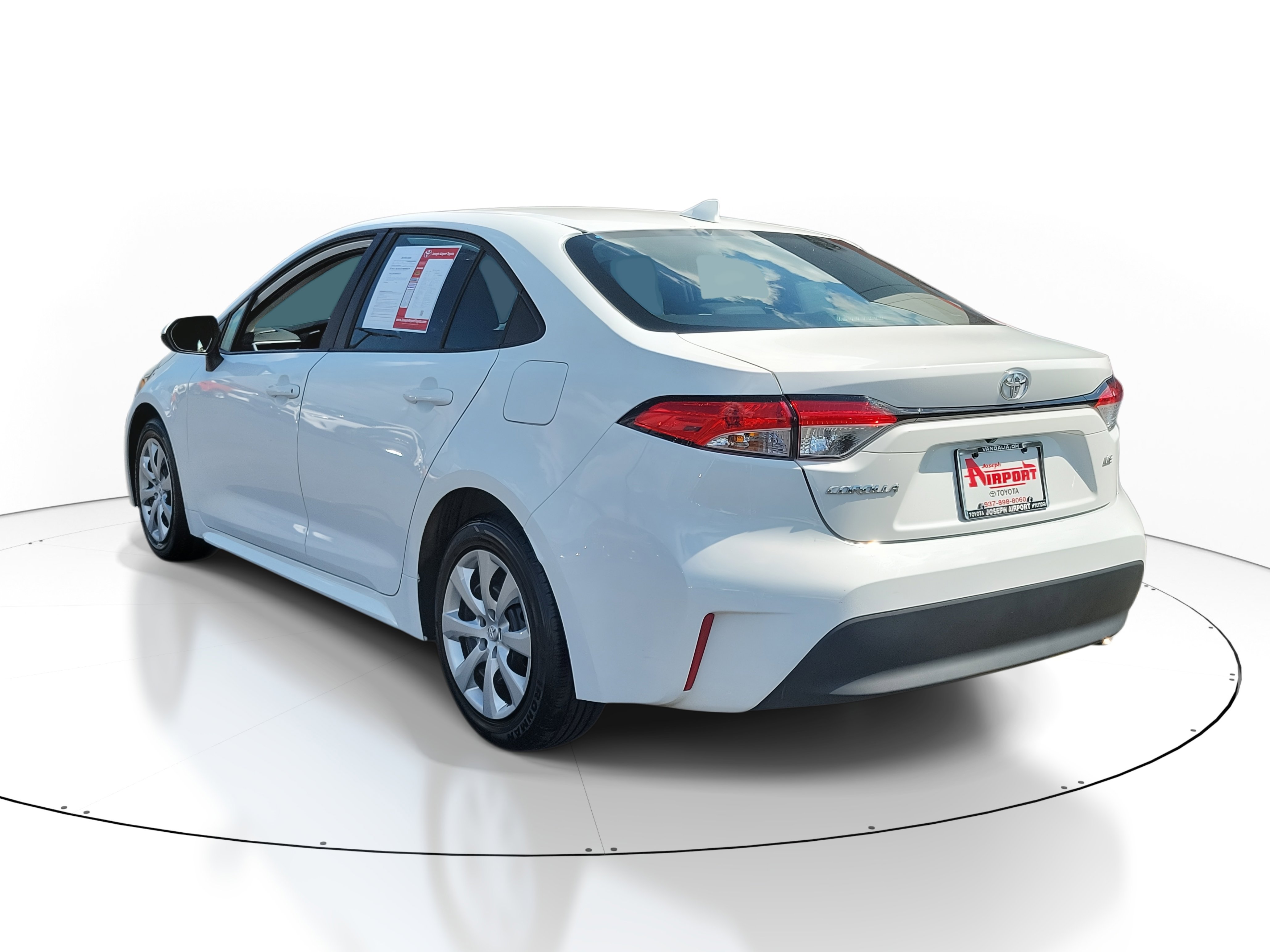 2024 Toyota Corolla LE photo 3