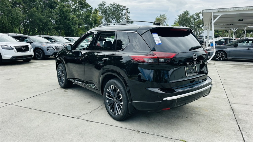 2026 Nissan Rogue Platinum photo 3