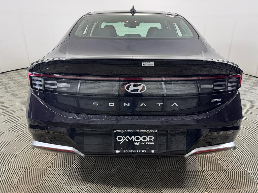 2025 Hyundai Sonata SEL photo 3
