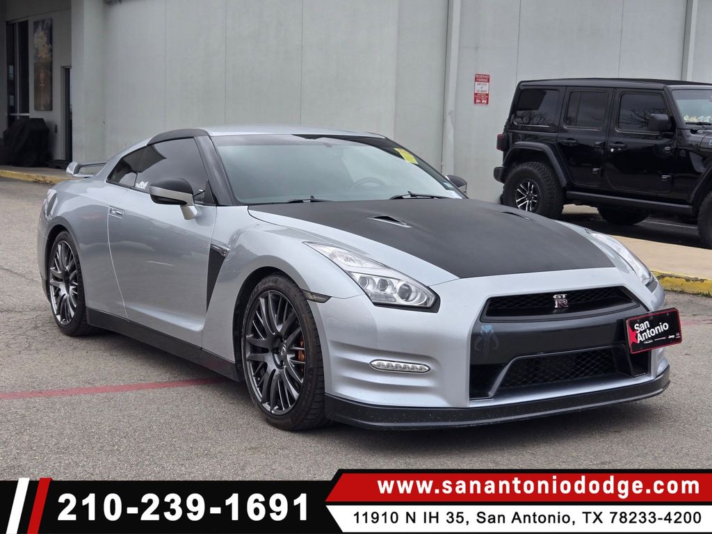 2016 Nissan GT-R NISMO's photo