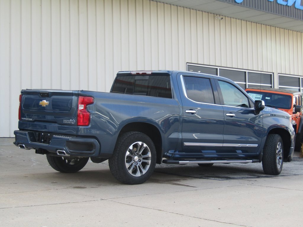 2024 Chevrolet Silverado 1500 High Country photo 3