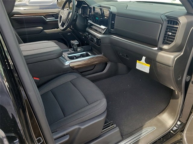 2026 Chevrolet Silverado 1500 RST photo 3