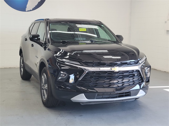 2023 Chevrolet Blazer 2LT photo 3