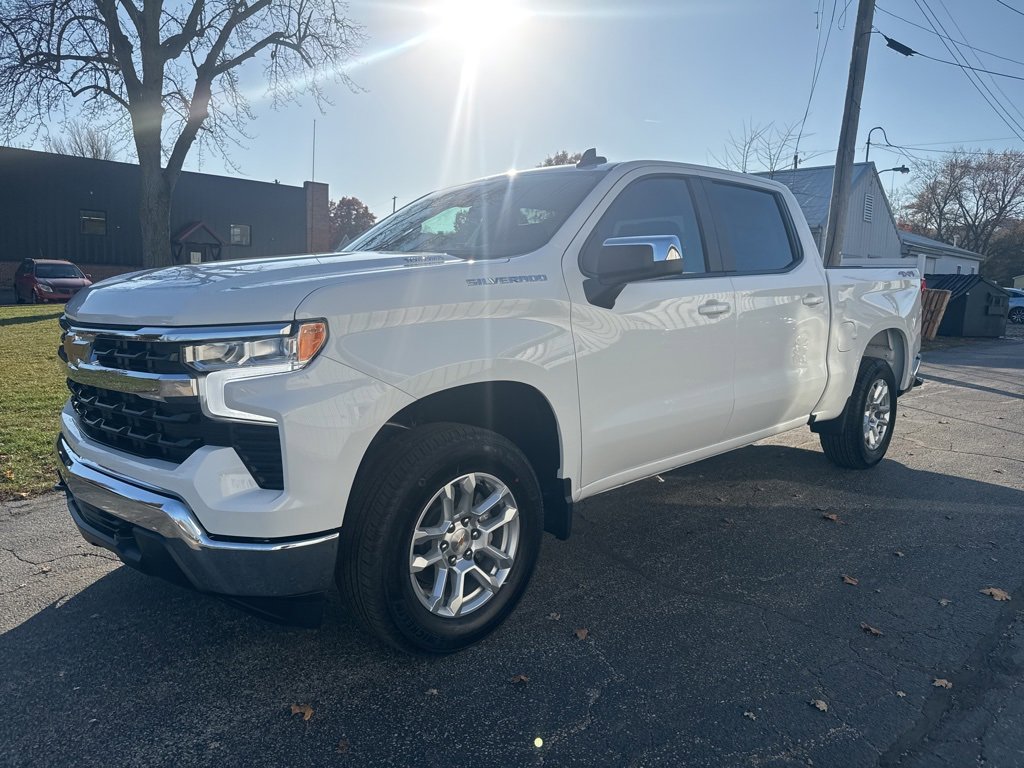 2026 Chevrolet Silverado 1500 LT photo 3