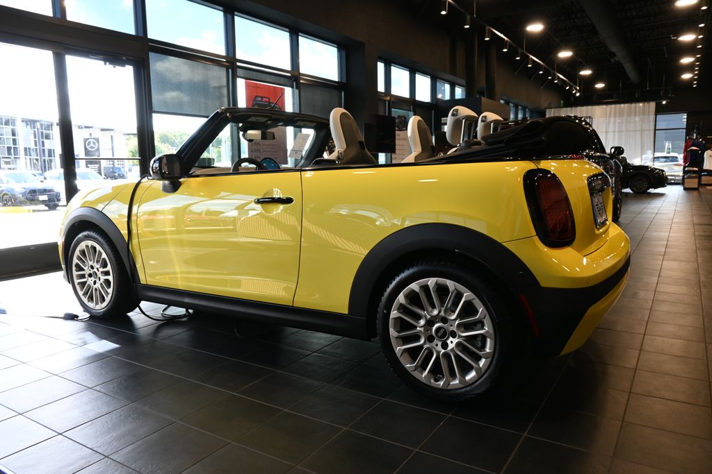 2026 Mini Cooper Convertible Signature photo 4