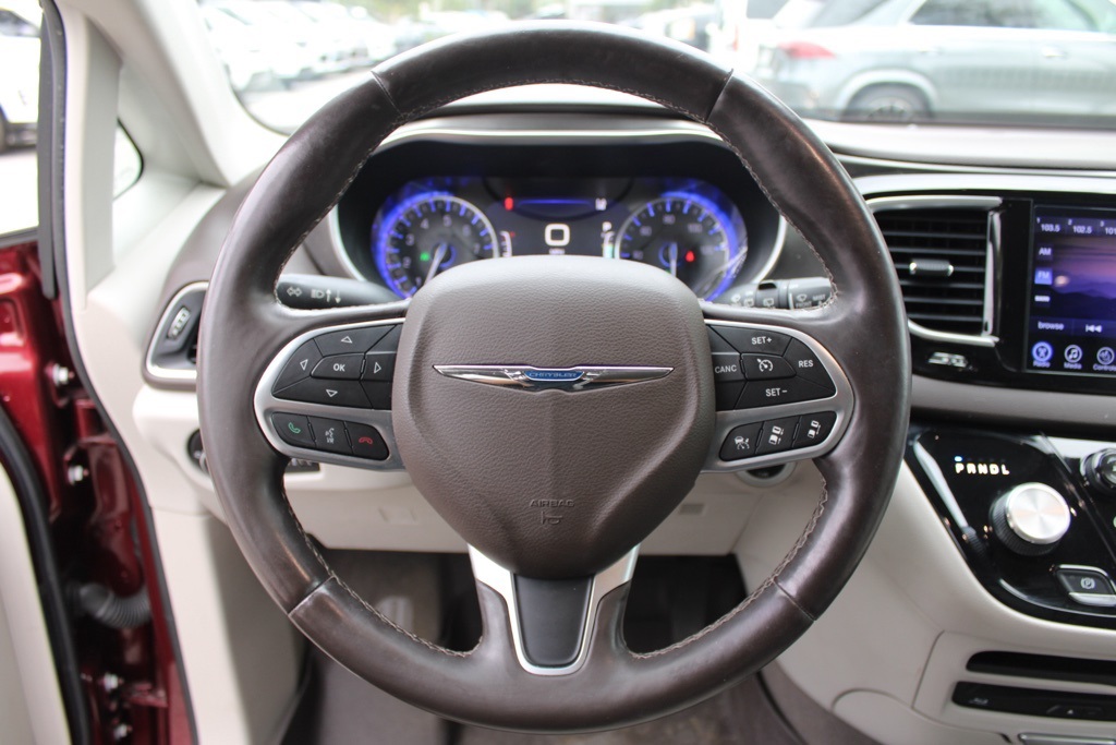 2017 Chrysler Pacifica Touring Plus photo 18