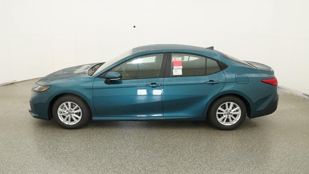 2026 Toyota Camry LE photo 9