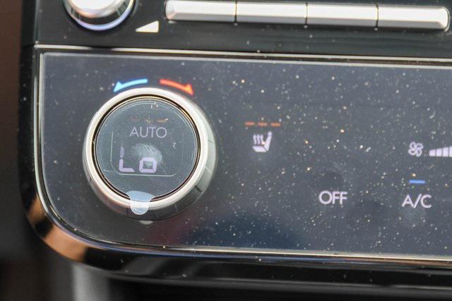 New 2025 Black Hyundai SEL Convenience FWD image 18