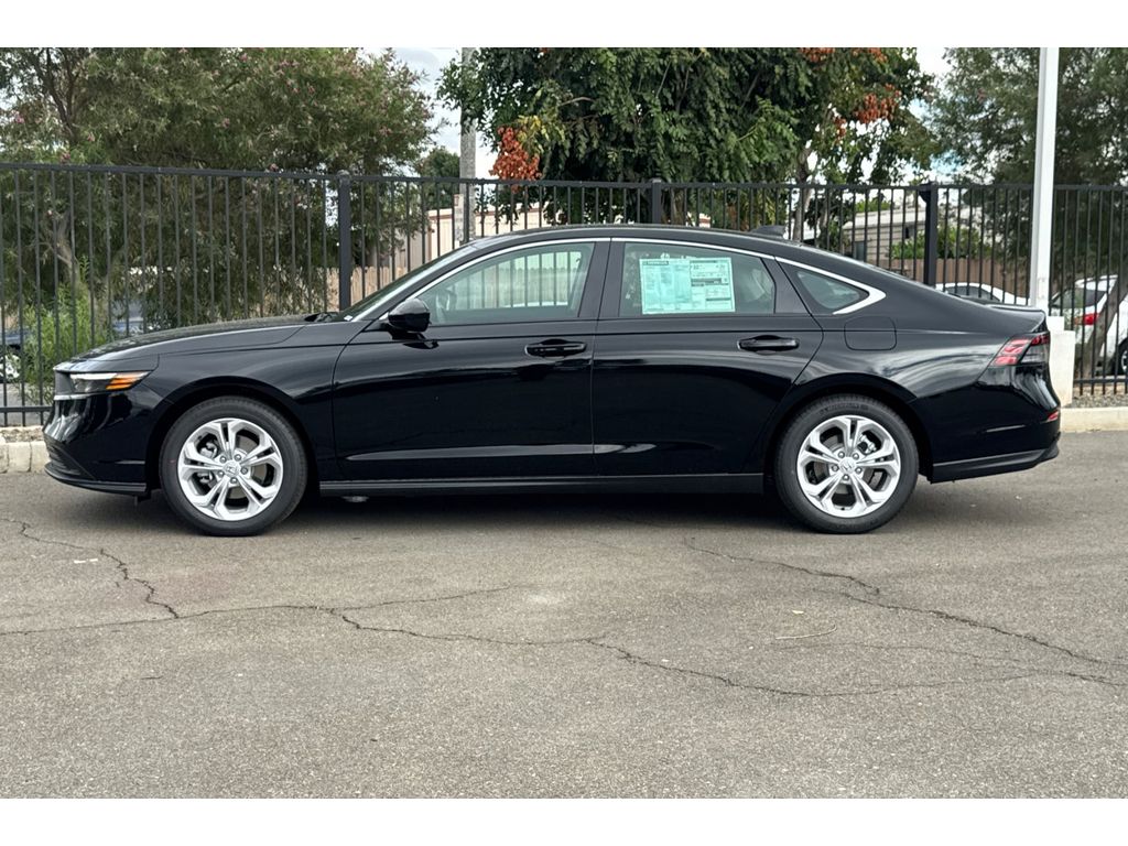 2025 Honda Accord LX photo 8