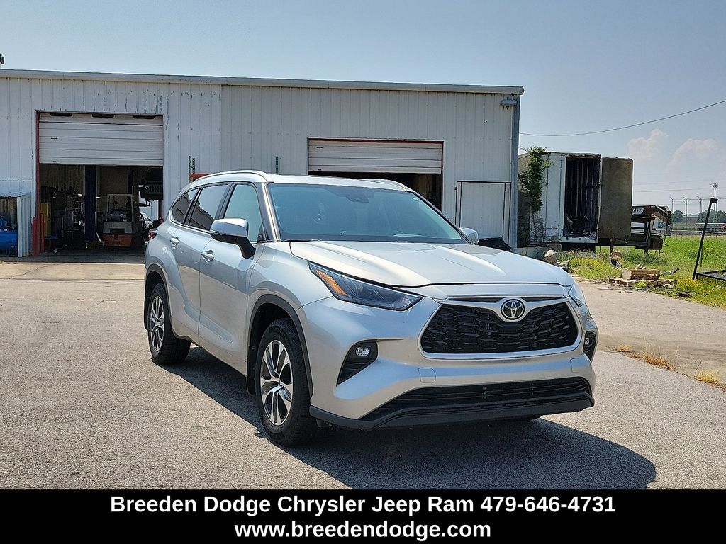 2024 Toyota Highlander XLE