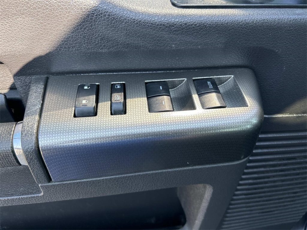 2009 Ford F-250 FX4 photo 19