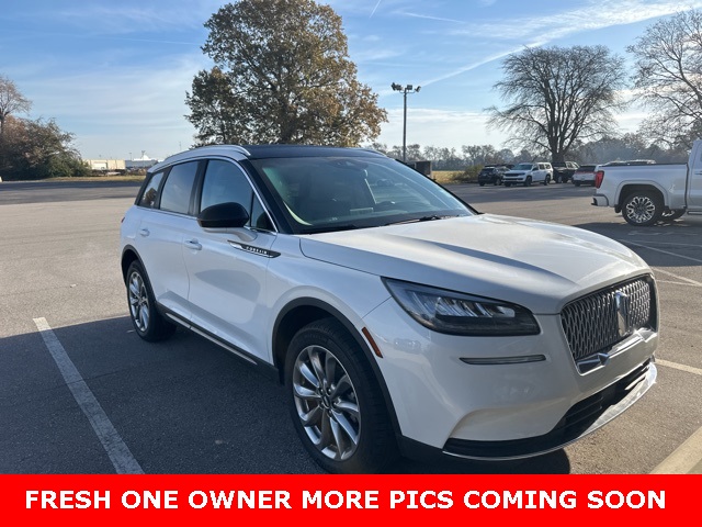 2021 Lincoln Corsair Standard photo 2