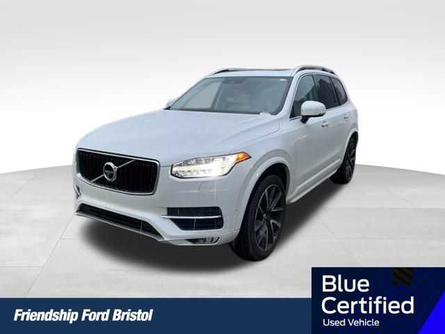 2018 Volvo XC90 Momentum's photo