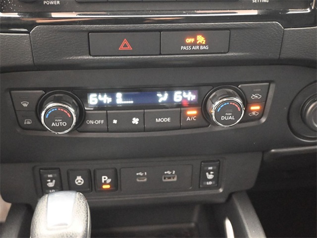 2022 Nissan Frontier SV photo 3