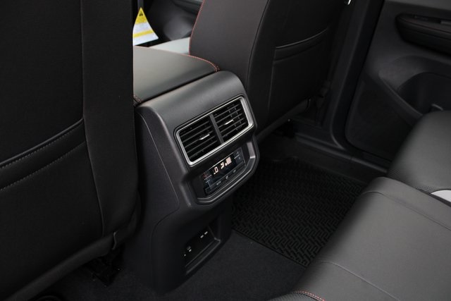 2025 Volkswagen Atlas Peak Edition SE photo 17