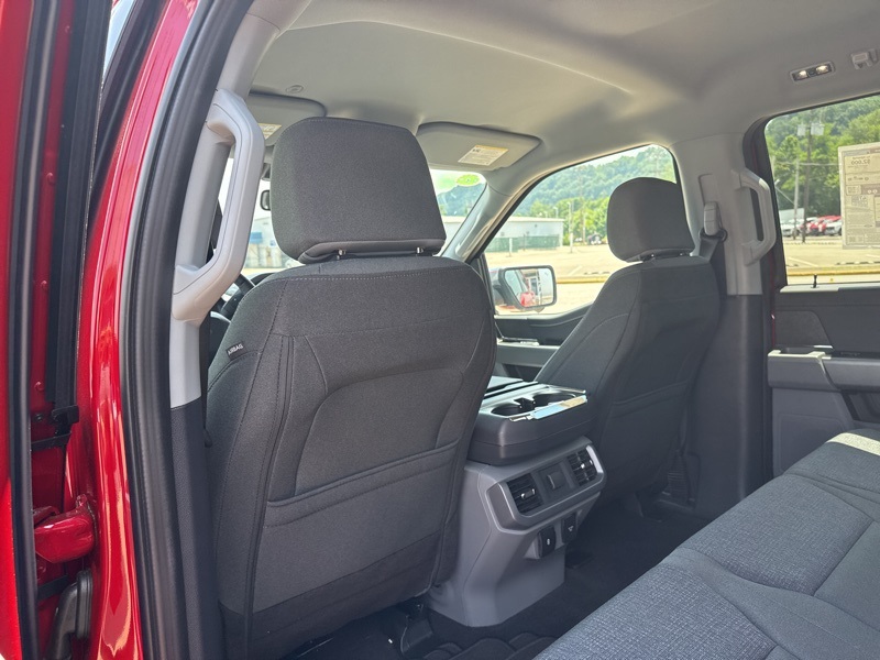 2025 Ford F-150 XLT photo 19
