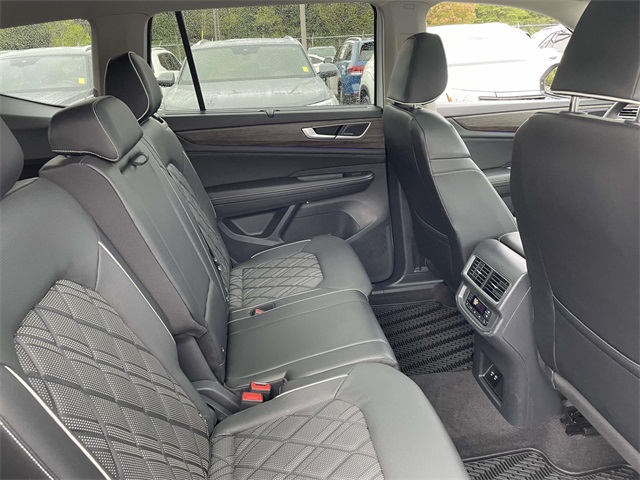 2024 Volkswagen Atlas SEL Premium R-Line photo 11